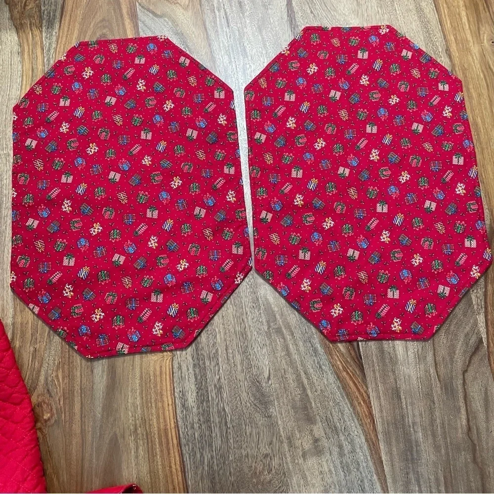 Christmas Multi-colored Present Print Red Background/Backing Placemats set‎ of 6